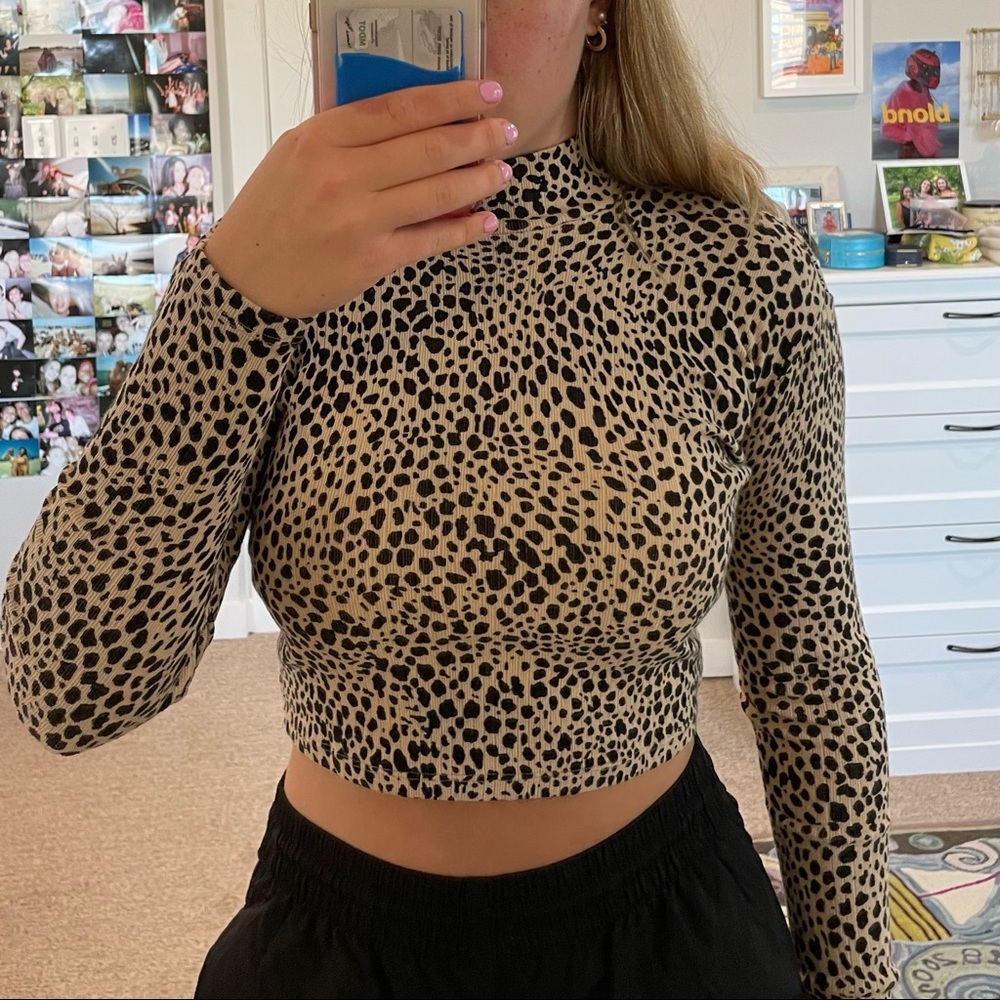 Leopard print Brandy Melville cropped turtleneck top